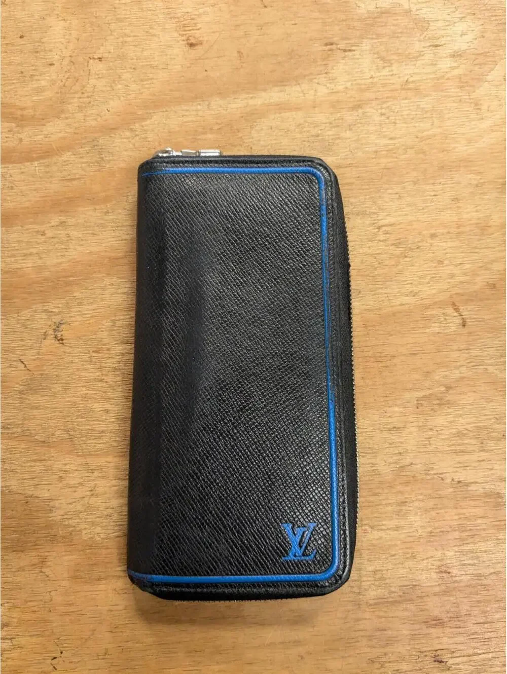 RARE! LOUIS VUITTON Bicolor Blue Taiga Zippy Long Wallet Vertical Zip Around